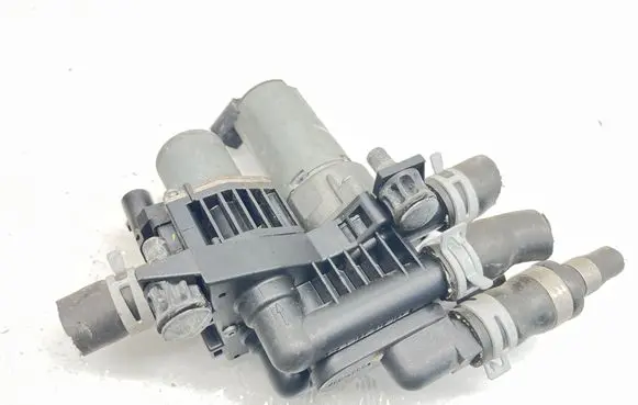 Mercedes-Benz S W220 Coolant heater control valve 2208300184