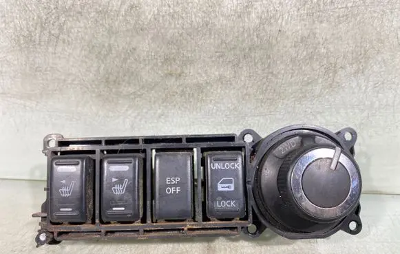 Nissan Navara D40 Differential lock switch 