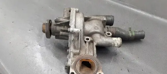 Volkswagen Golf III Water pump 056121013E
