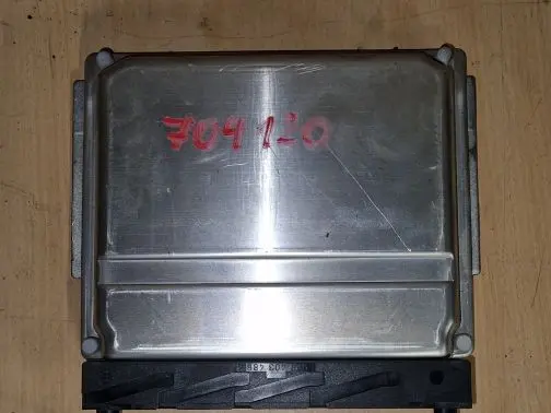 Volvo V70 Engine control unit/module 30637733