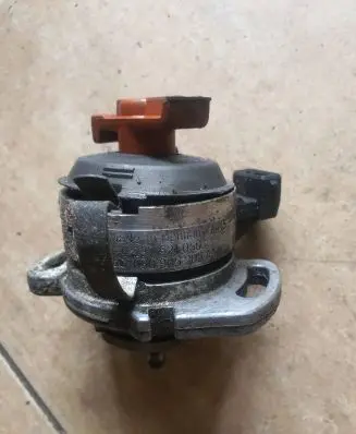 Volkswagen Golf III Spark distributor 0237521050 030905205AA Z415