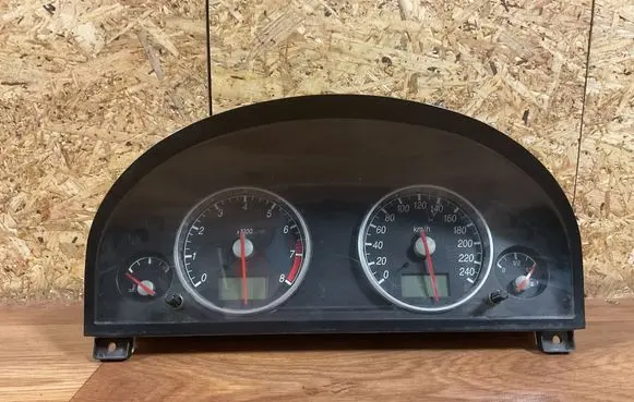 Ford Mondeo Mk III Speedometer (instrument cluster) 1S7F10841 44ZU187