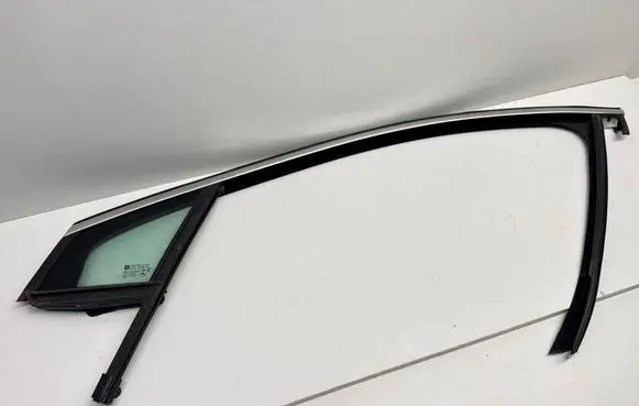 Opel Astra K Front door vent window glass four-door DOT747AS2M61385 E000090 43R000055