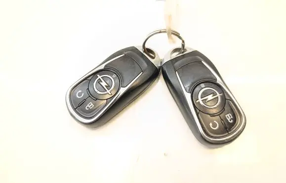 Opel Astra K Ignition key/card