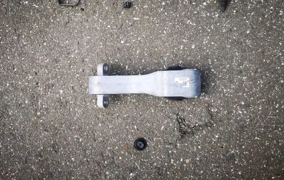 Mini Cooper Countryman F60 Engine mount bracket 6885788 17276810