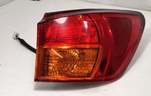 Lexus IS 220D-250-350 Rear/tail lights