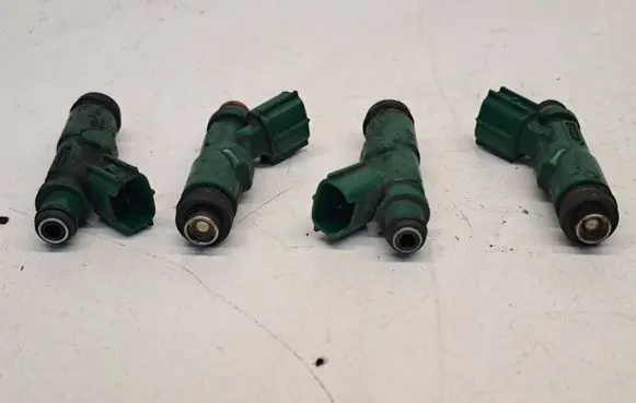 Toyota Prius (XW20) Fuel injectors set 2325021020