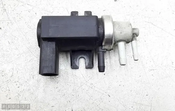 Volkswagen PASSAT B5.5 Turbo solenoid valve 1J0906627B 72290345