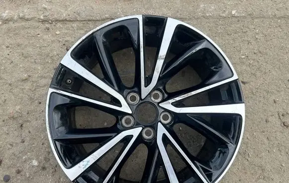 Toyota C-HR I R19 alloy rim 