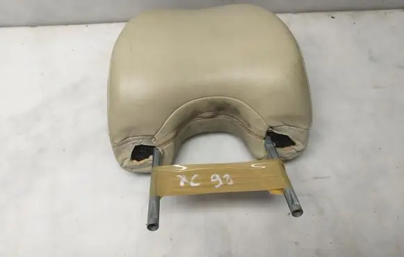 Volvo XC90 Rear seat headrest 