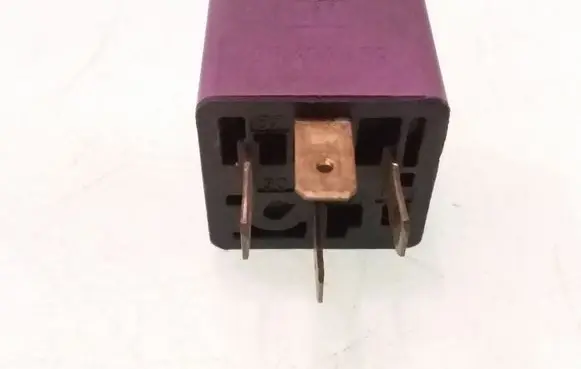 Volkswagen PASSAT B6 Other relay 1K0951253 449