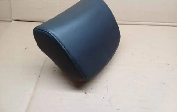 Skoda Superb B8 (3V) Rear seat headrest 