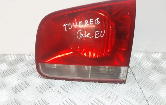 Volkswagen Touareg I Tailgate rear/tail lights 28268003