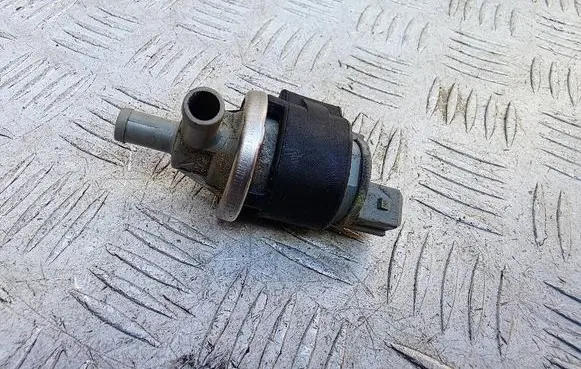 Audi Cabriolet B3 8G Vacuum valve 078133517B 72179823
