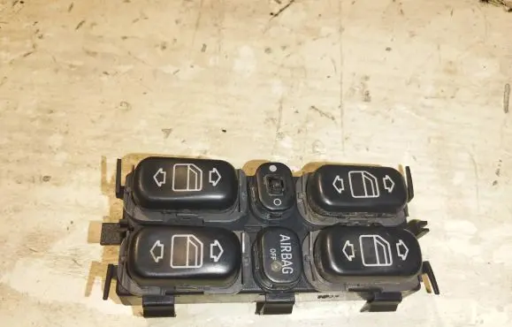 Mercedes-Benz A W168 Electric window control switch 1688206810 03753201