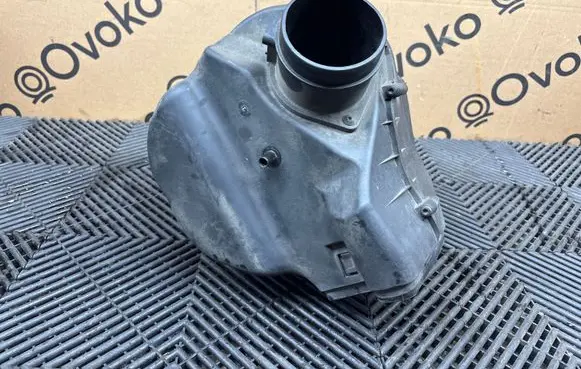 Audi A8 S8 D4 4H Air filter box 4H0133824
