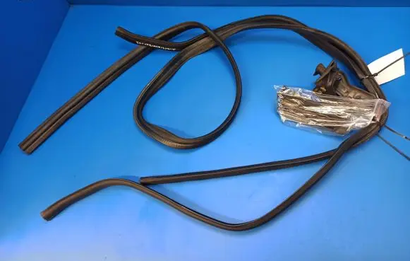Mercedes-Benz E W211 Engine compartment rubber 