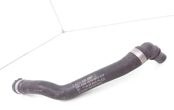 Mercedes-Benz CLS C219 Engine coolant pipe/hose A2118302996