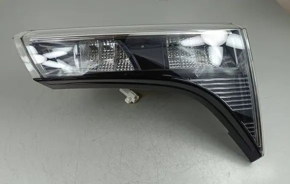 Suzuki SX4 S-Cross Tailgate rear/tail lights QG07YAA 6131R 00210
