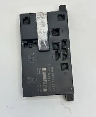 Mercedes-Benz E W211 Door control unit/module 2118208285 00401304