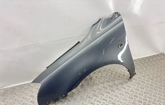 Toyota Avensis T250 Fender 