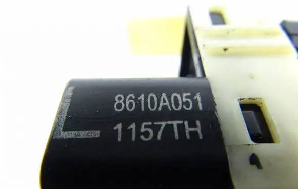 Mitsubishi Outlander Seat control switch 8610A051