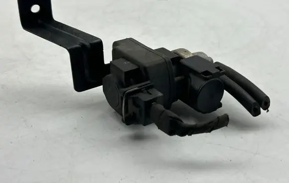 KIA Carens II Turbo solenoid valve 