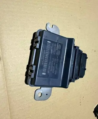 Hyundai i40 Hand brake control module 59790-3Z500