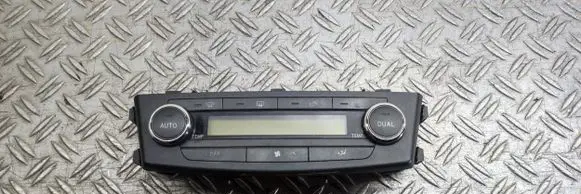 Toyota Avensis T270 Climate control unit 5590005390