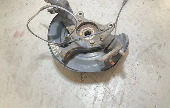 Toyota Auris E180 Front wheel hub