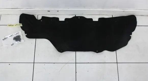 Engine bonnet/hood sound/heat insulation
