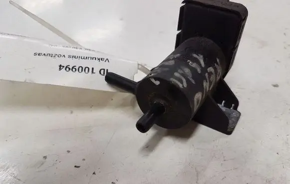 Volvo S40, V40 Vacuum valve 7700113709