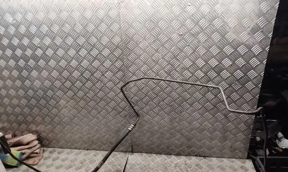 Volvo V70 Oil cooling pipe 