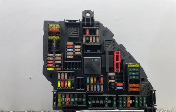 BMW 5 F10 F11 Fuse module 9234424