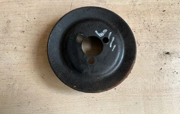 Skoda Octavia Mk2 (1Z) Water pump pulley 03D121028B