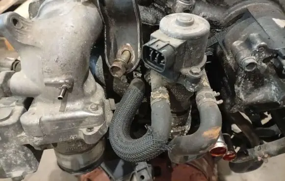 Toyota Corolla E120 E130 EGR valve 2562027090