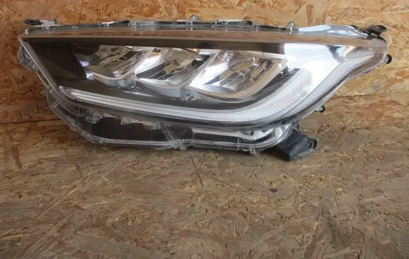 Toyota Yaris XP210 Headlight/headlamp 