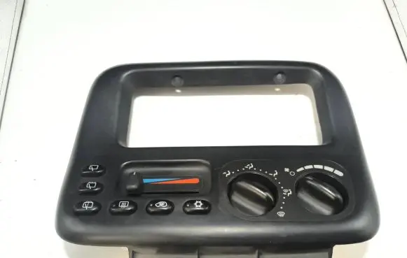 Chrysler Voyager Climate control unit P4677335 0236A