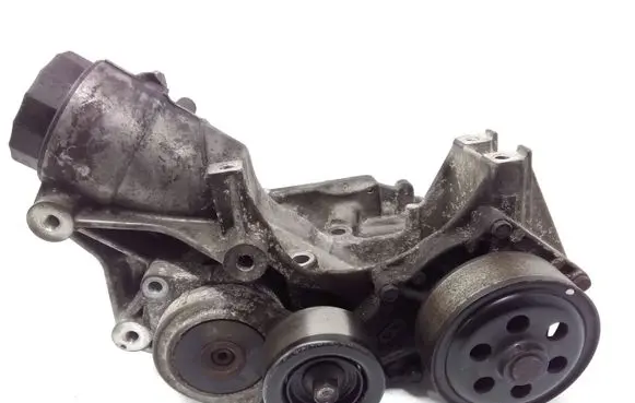 Honda CR-V Generator/alternator bracket 