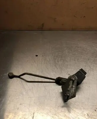 Mercedes-Benz E W211 Air suspension front height level sensor A0105427717