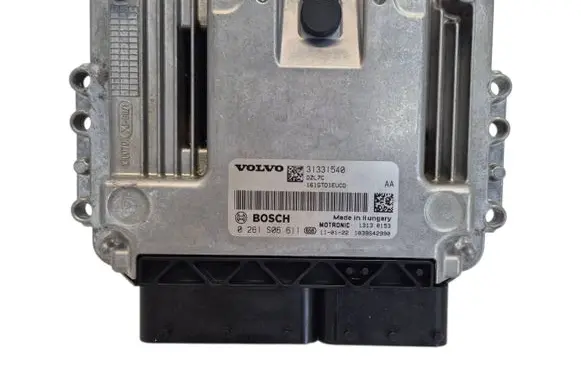 Volvo V60 Engine control unit/module 31331540 DZL7C 0261S06611