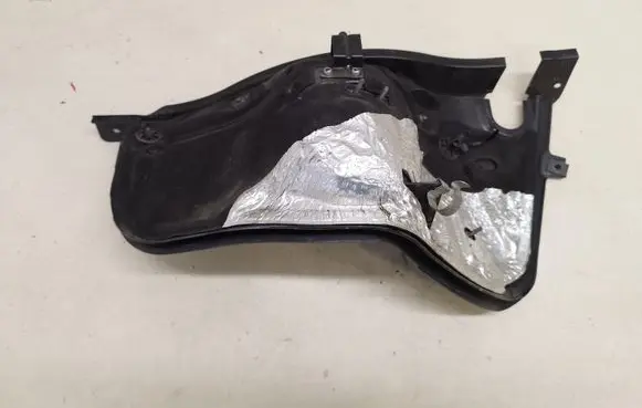 Volkswagen Touareg II Heat shield in engine bay 7P6819512 7P6819512C