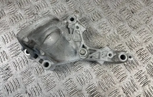 Mercedes-Benz A W177 Engine mounting bracket A2822231100