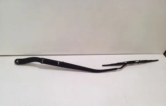Front wiper blade arm