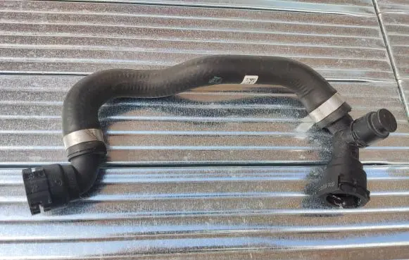 BMW 5 G30 G31 Engine coolant pipe/hose 8602680 16269713