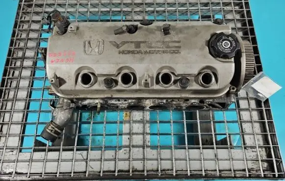 Engine head