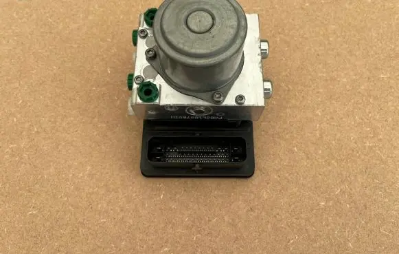 Mercedes-Benz C W205 ABS Pump A2059000849