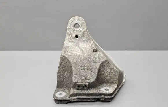 Jaguar XF X250 Engine mounting bracket CX236037AB CX236037 R8S3A