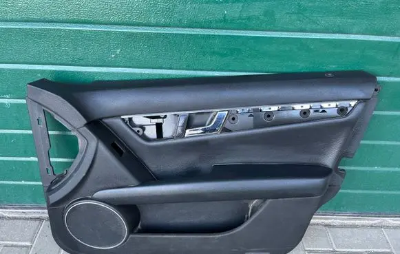 Mercedes-Benz C W204 Front door card panel trim