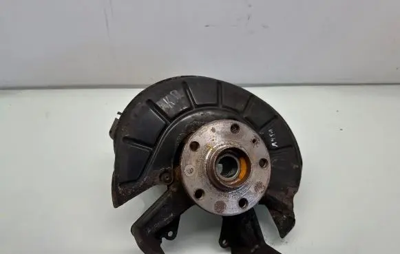 Volkswagen Golf VI Front wheel hub